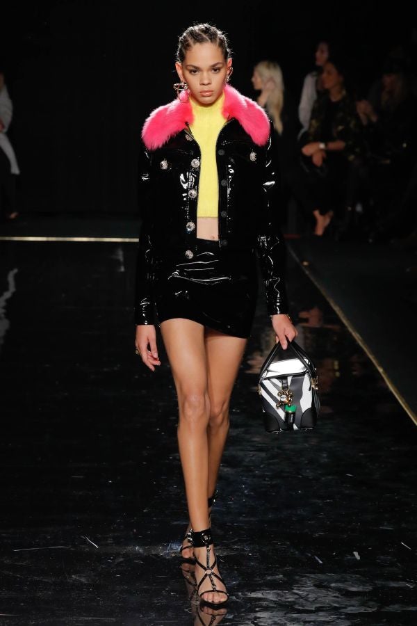 Muchas caras conocidas en el último desfile de Versace para la temporada de otoño de 2019