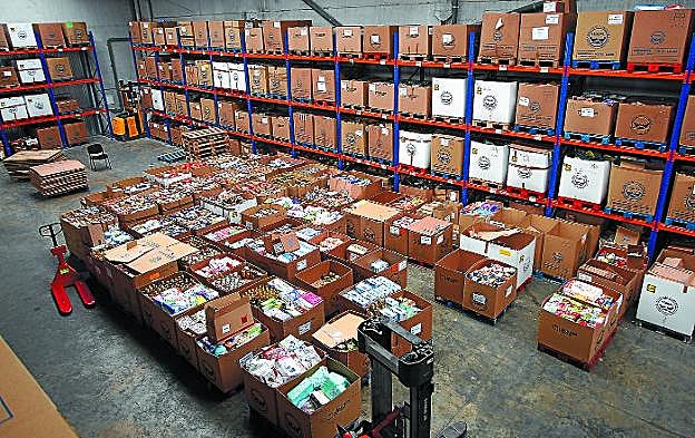 Los pabellones del Banco de Alimentos reciben los productos donados.