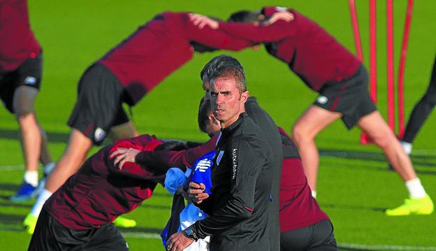 Gaizka Garitano, ayer en Lezama, en su primer entrenamiento como técnico del Athletic.