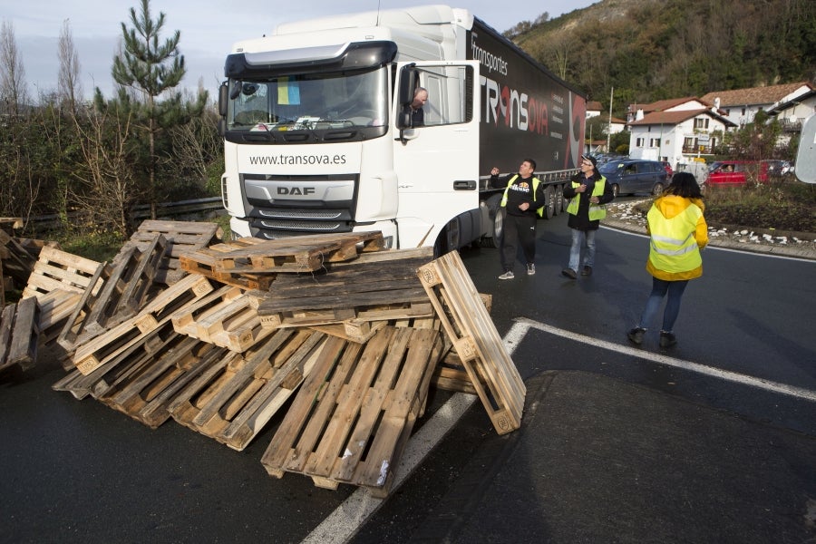 La protesta de los 'chalecos amarillos' en Francia está dejando sus consecuencias a este lado de la frontera.