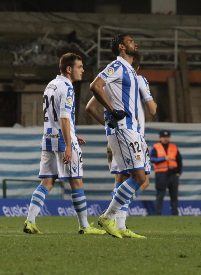 Los txuri-urdin se volcaron contra la portería rival sin ser capaces de materializar las numerosas ocasiones de gol (1-2). 