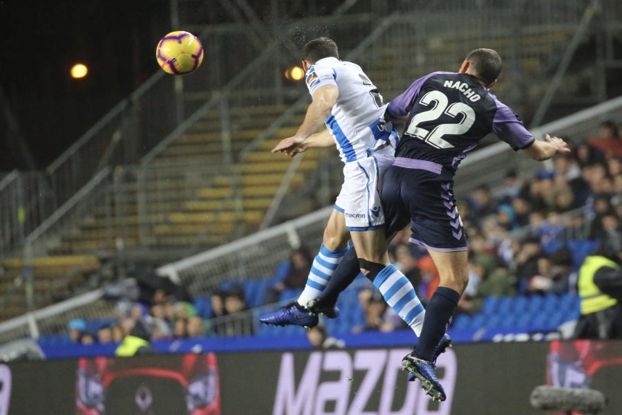 Los txuri-urdin se volcaron contra la portería rival sin ser capaces de materializar las numerosas ocasiones de gol (1-2). 