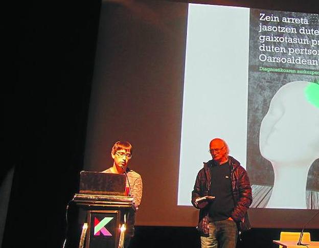 En Donibane. Un momento de la presentación del estudio realizado en los últimos meses llevada a cabo en el Auditorio Juanba Berasategi. 