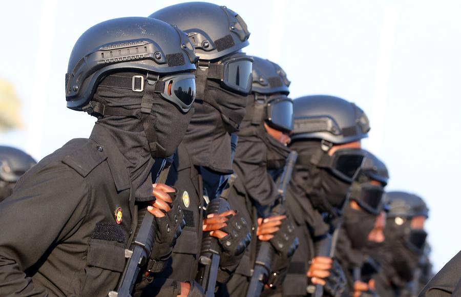 Qatar celebra su día nacional el 18 de diciembre con espectaculares desfiles de aviones y militareres. 