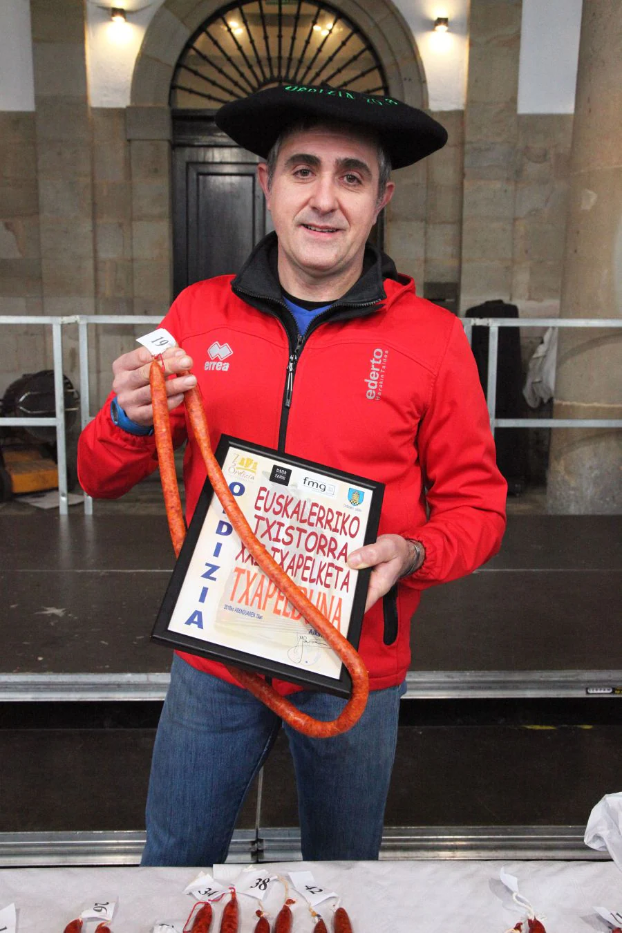 La Carnicería Jesús Odriozola de Oñati se ha proclamado vencedora del  XXI concurso de Txistorra de Euskal Herria que ha contado con 42 participantes