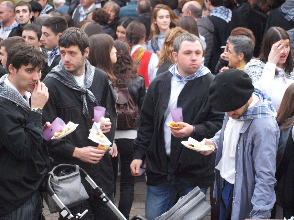 Fotos: Talos, txistorra y sidra se adueñan de Azpeitia