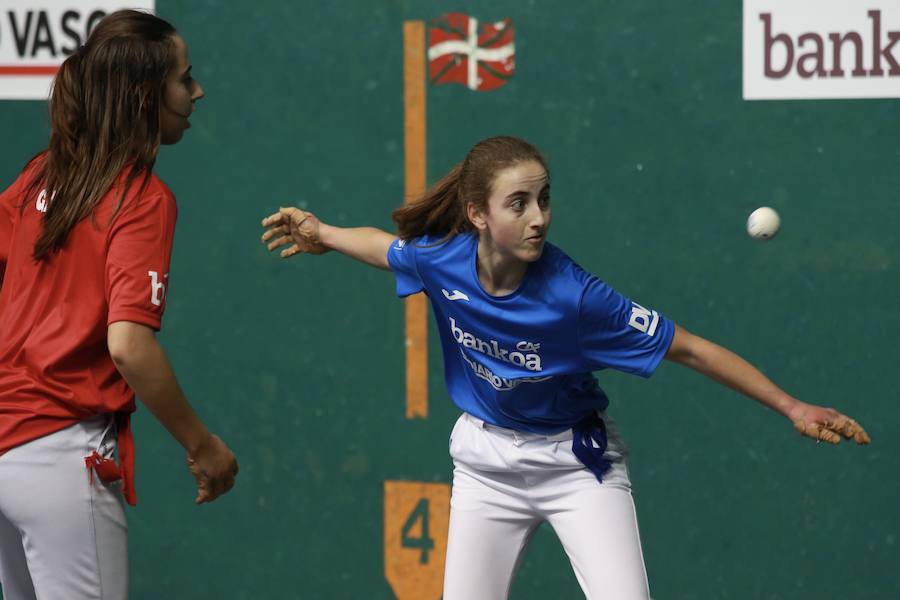 Triunfo de Murua y Elizegi en promesas (22-11) y de Miren Larrarte (22-20) en el femenino