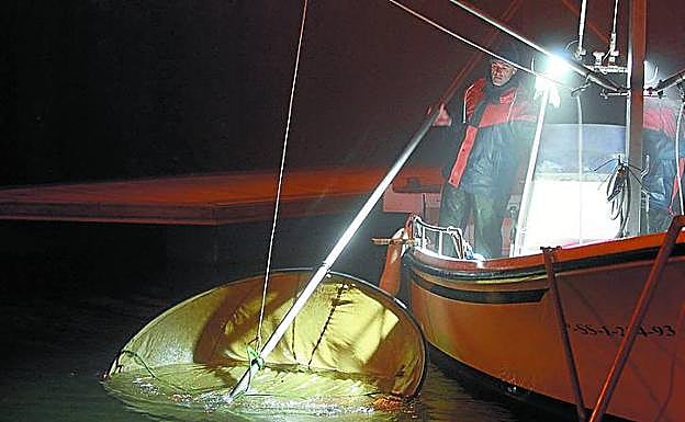 Un total de 37 barcos tienen licencia en el Urola y en el Oria.