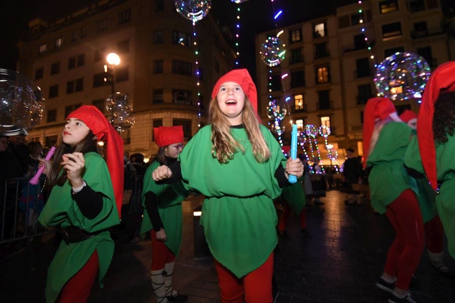 Mari Domingi y Olentzero han recibido las cartas de los más pequeños