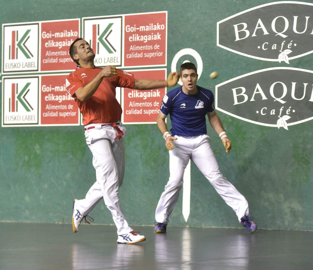 Irribarria y Zabaleta son líderes provisionales del Campeonato de Parejas gracias a su cómoda victoria por 11-22 sumada ante Bengoetxea VI y Ander Imaz este viernes en un Beotibar de Tolosa lleno.