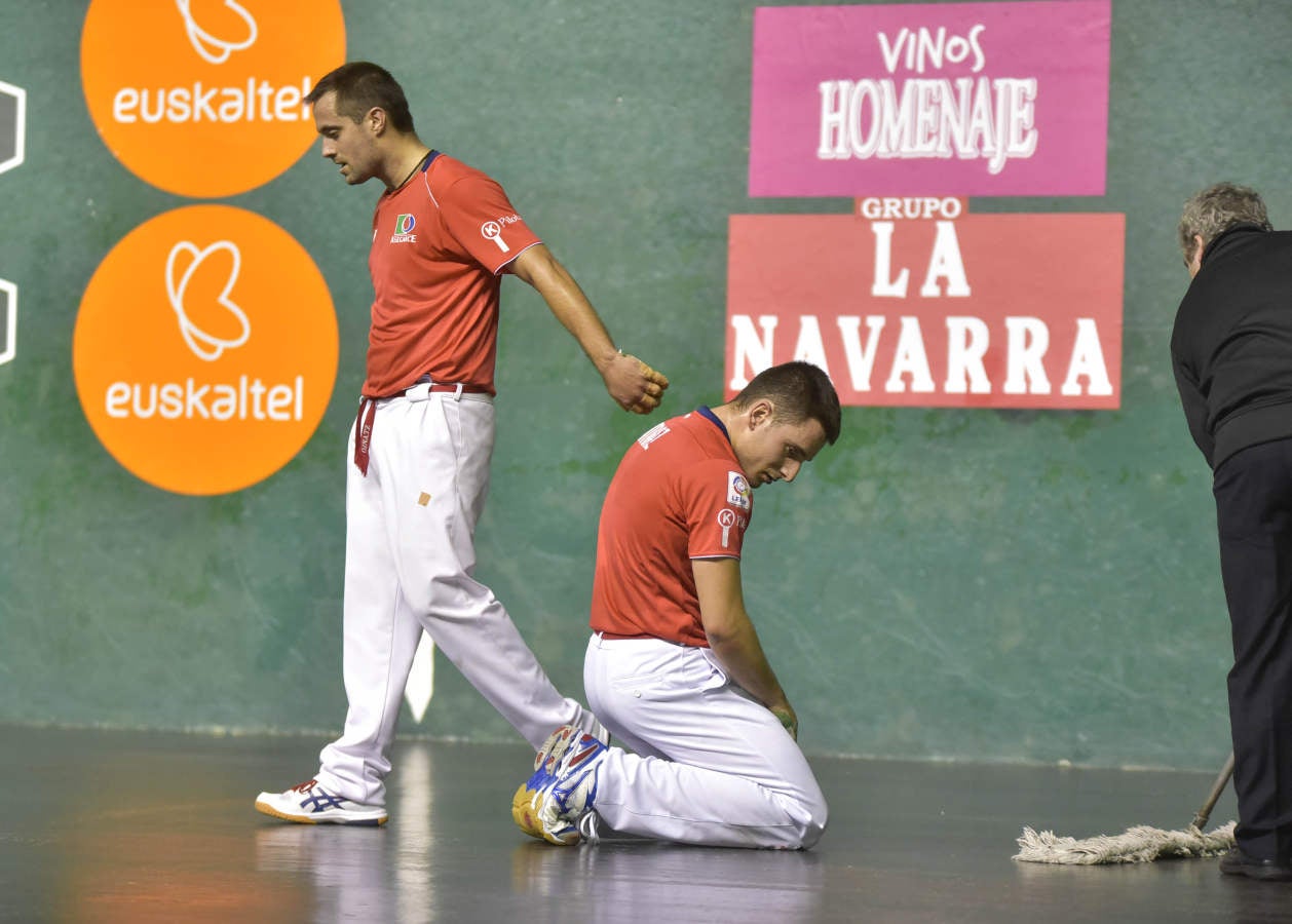 Irribarria y Zabaleta son líderes provisionales del Campeonato de Parejas gracias a su cómoda victoria por 11-22 sumada ante Bengoetxea VI y Ander Imaz este viernes en un Beotibar de Tolosa lleno.