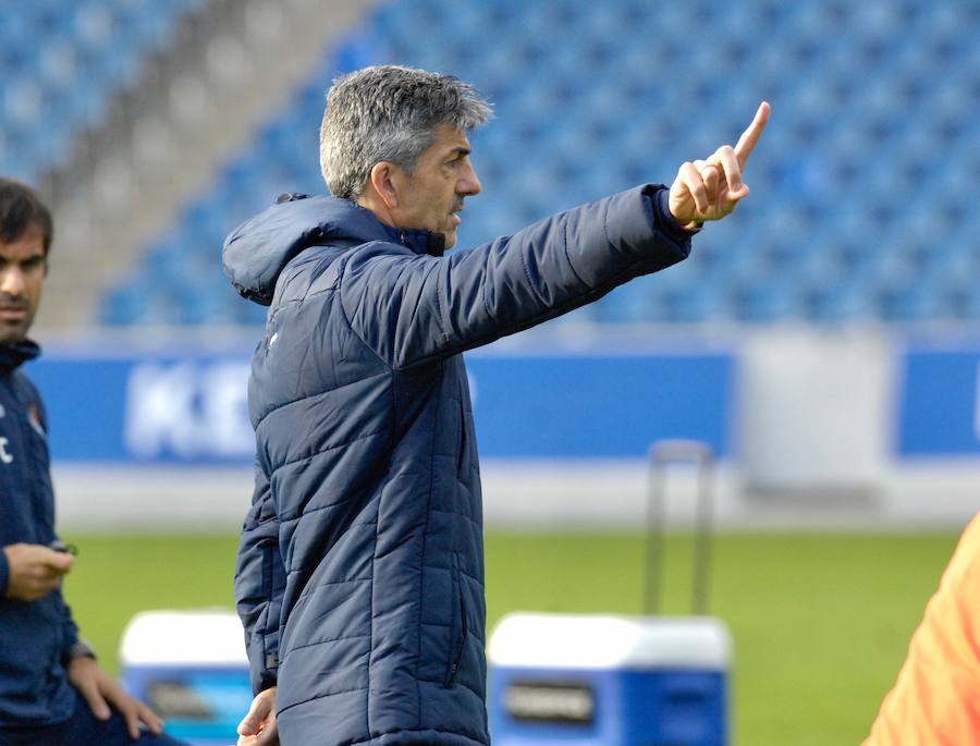 La Real Sociedad tiene hoy una doble sesión de entrenamiento a las ordenes de Imanol Alguacil en el que lo más destacado del primer entrenamiento ha sido la mala noticia de la lesión de Moya en la sesión matinal. A las 17:00 realizaran la segunda sesión.