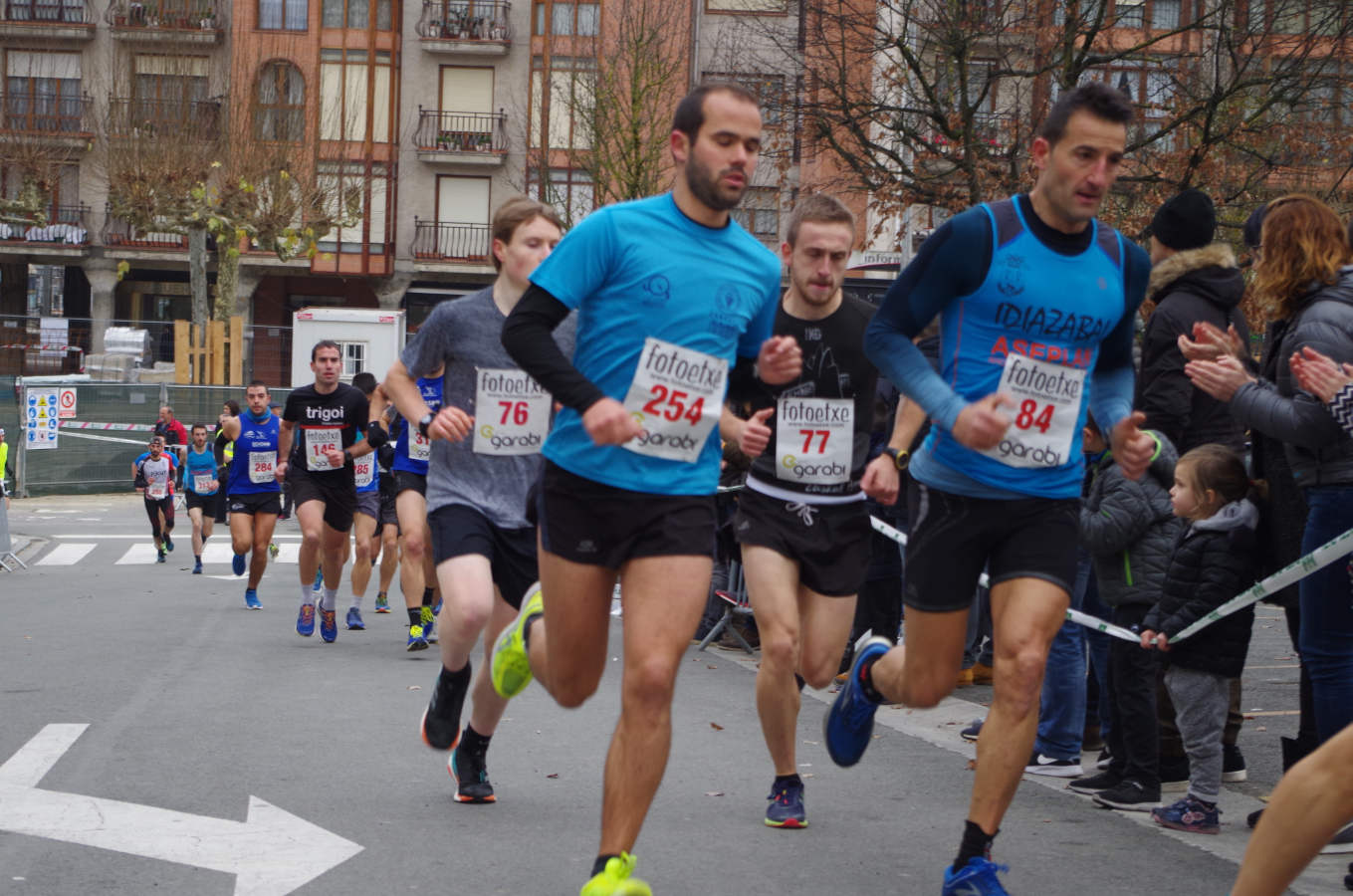 La alavesa Elena Loyo y el marroquí Mustapha El Aziz ganan la San Silvestre de Beasain