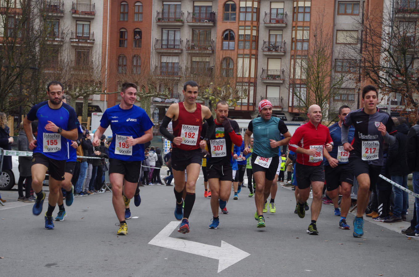 La alavesa Elena Loyo y el marroquí Mustapha El Aziz ganan la San Silvestre de Beasain