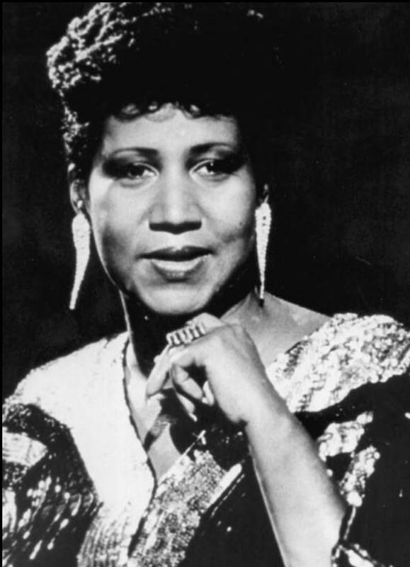 7. ARETHA FRANKLIN. El trono del soul quedó vacío el 16 de agosto. Aretha Franklin falleció en Detroit, víctima de un cáncer de páncreas a los 76 años. 'La artista más grande de todos los tiempos' (bautizada así por la revista 'Rolling Stone') vendió 75 millones de discos durante seis décadas de carrera, publicó 42 álbumes, logró 18 Grammys y tuvo el mérito de haber llevado 77 'singles' entre los cien primeros de la lista 'Billboard'.