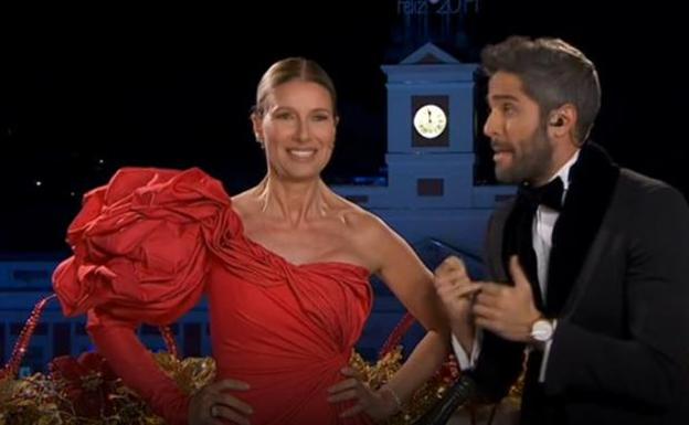 Anne Igartiburu lució espectacular con un vestido de Lorenzo Caprile.
