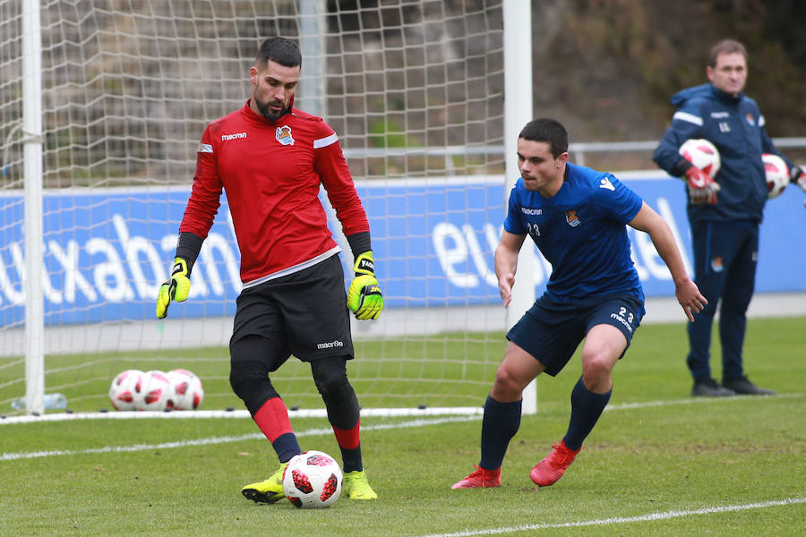 Los titulares ayer en Madrid han hecho trabajo de recuperación bajo techo y los que no salieron de inicio y no fueron convocados se han entrenado a buen nivel en el campo principal, jaleados todos por los escolares presentes en la grada. 