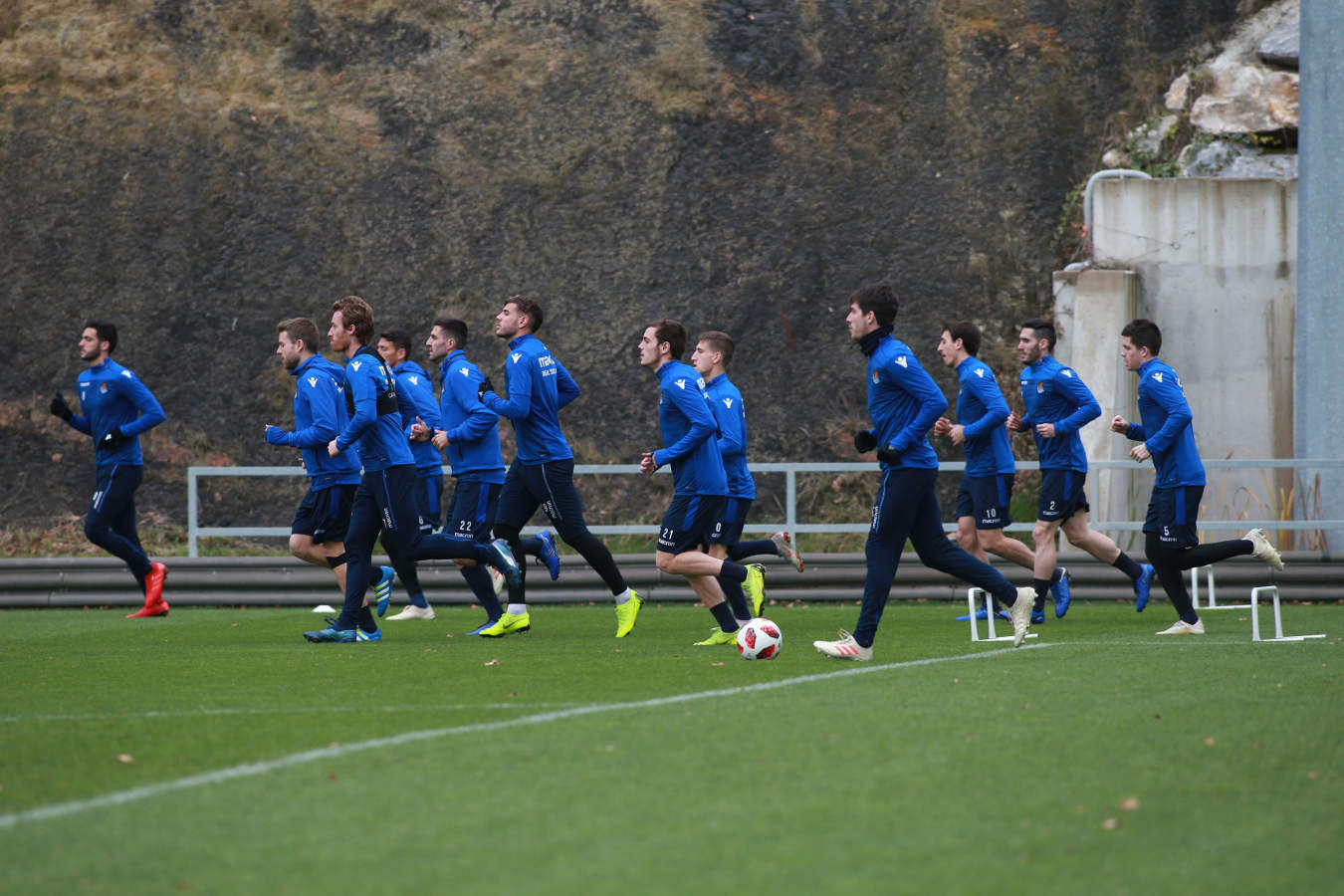 La Real Sociedad tratará de prolongar su buen momento anímico en la Copa del Rey en casa del Betis, en busca de un buen resultado que deje viva la eliminatoria para poder resolverla en Anoeta