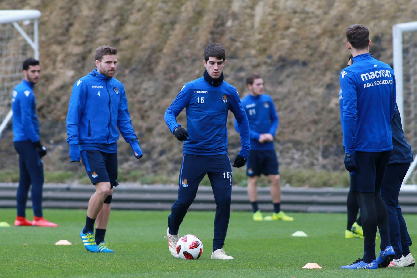 La Real Sociedad tratará de prolongar su buen momento anímico en la Copa del Rey en casa del Betis, en busca de un buen resultado que deje viva la eliminatoria para poder resolverla en Anoeta