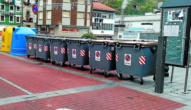 Los contenedores instalados por las obras. 