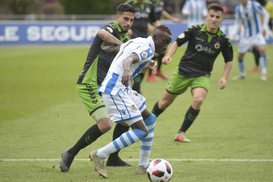 El filial de la Real Sociedad ha caído en Zubieta frente al conjunto cántabro, líder del grupo 2 de Segunda B. 