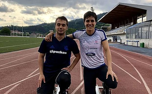 Octavian Mihail Romanescu y Alazne Furundarena, en la pista de Ordizia. 