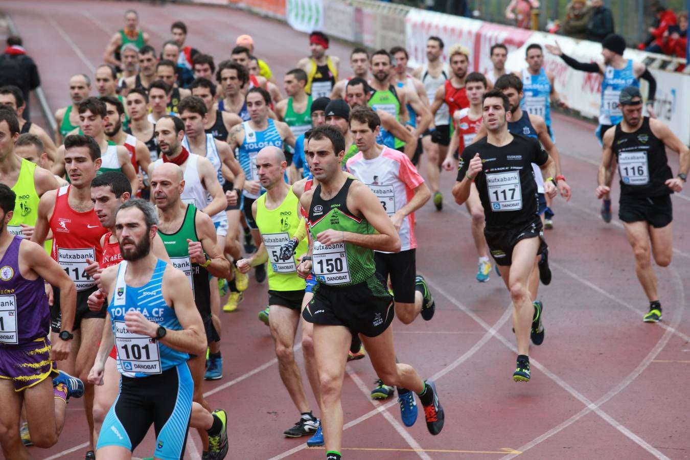 Cerca de mil participantes de diferentes categorías han disfrutado del Cross Juan Muguerza de Elgoibar, una de las mejores pruebas del mundo de campo a través