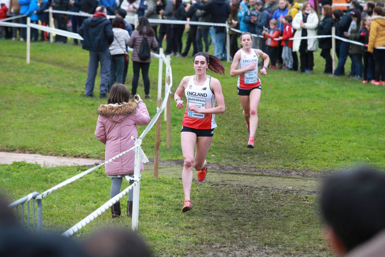 Cerca de mil participantes de diferentes categorías han disfrutado del Cross Juan Muguerza de Elgoibar, una de las mejores pruebas del mundo de campo a través