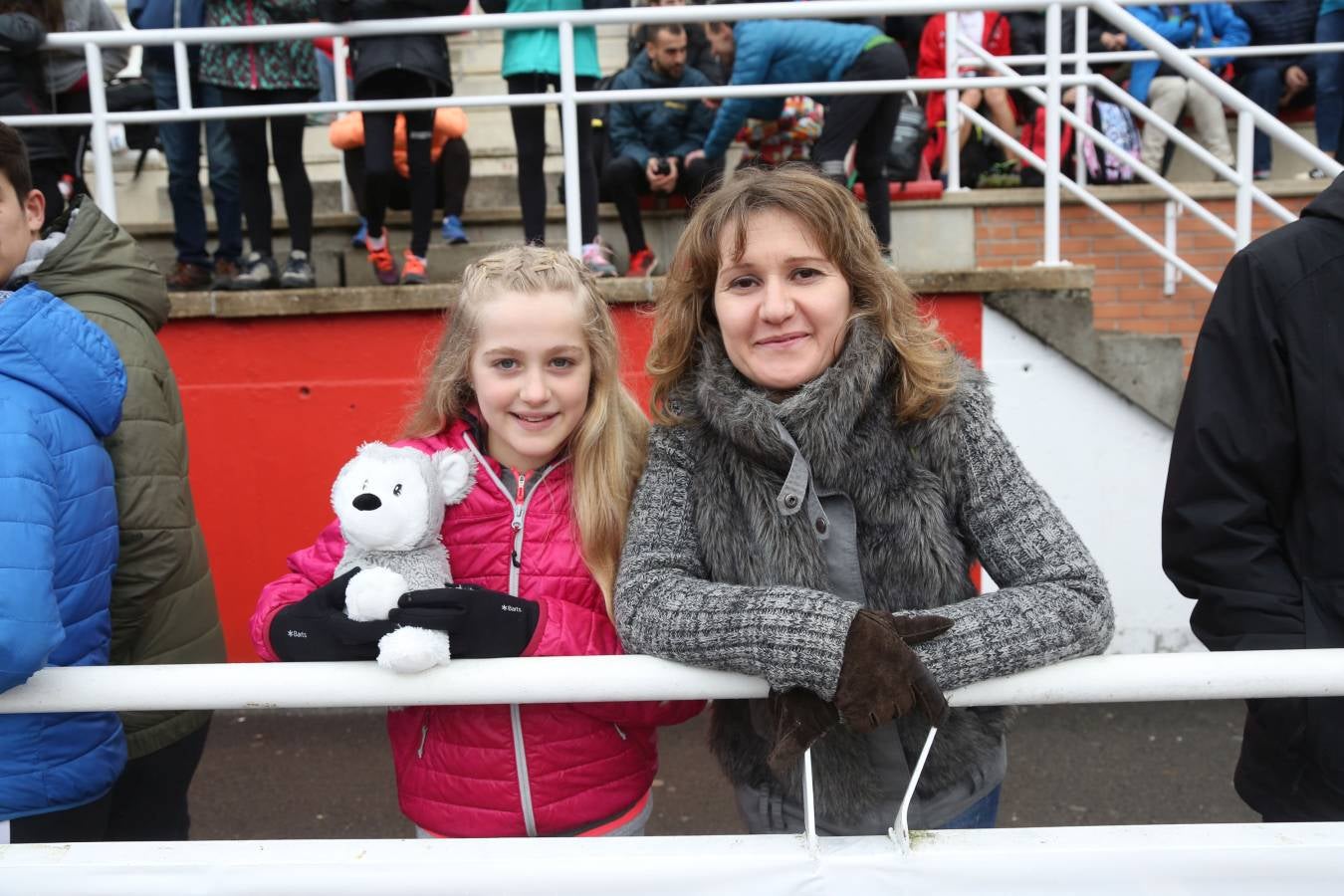 Cientos de aficionados se han acercado a Mintxeta para disfrutar del Cross Juan Muguerza de Elgoibar