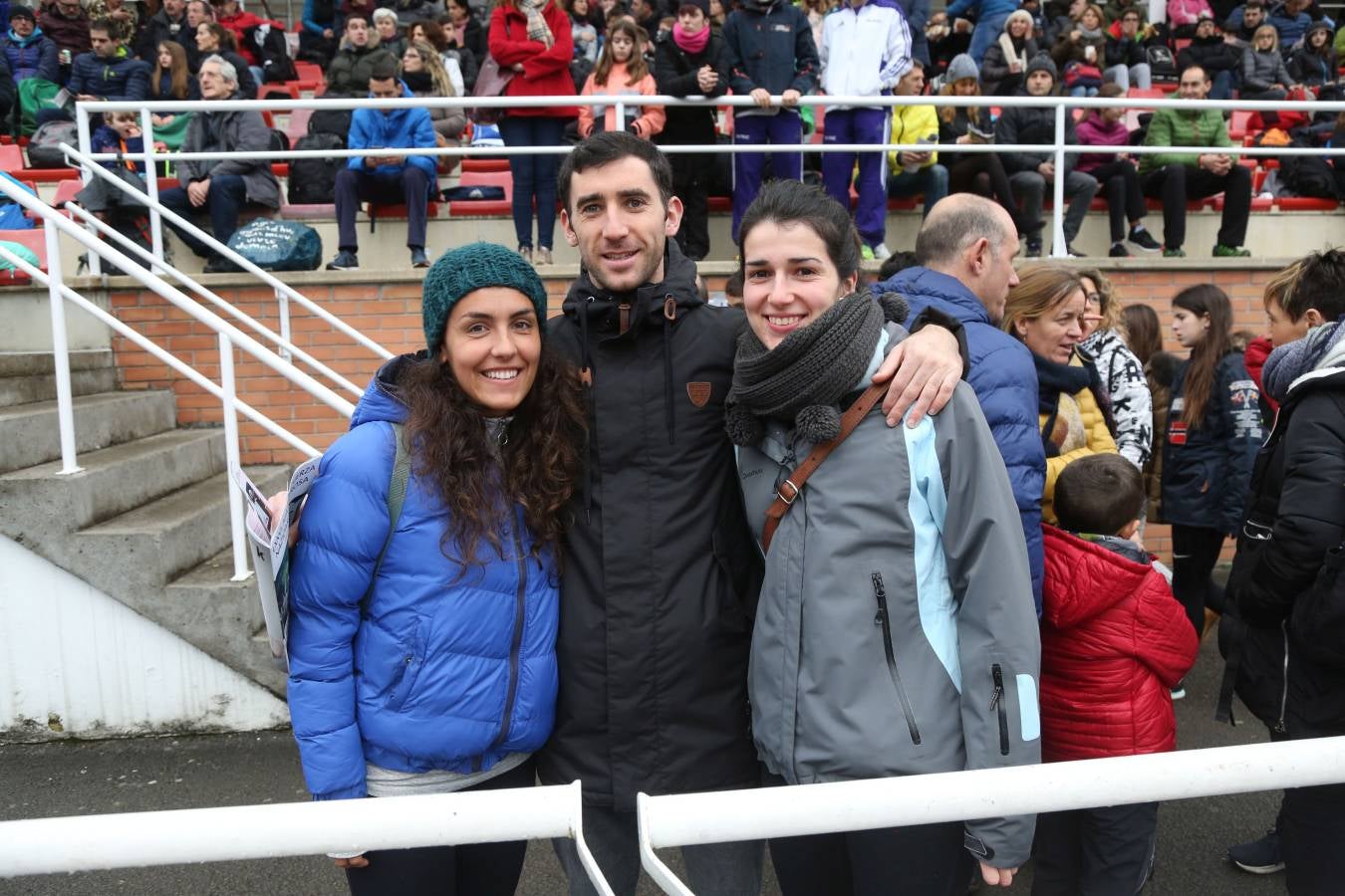 Cientos de aficionados se han acercado a Mintxeta para disfrutar del Cross Juan Muguerza de Elgoibar