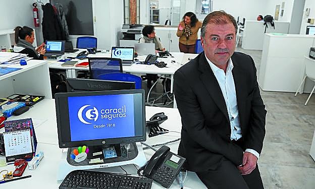Félix Rodrigo tiene 35 años de experiencia en el sector y se incorporó a Caracil Seguros en 2017.