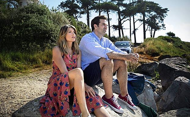 Sharon y Rob, en una escena de la serie.