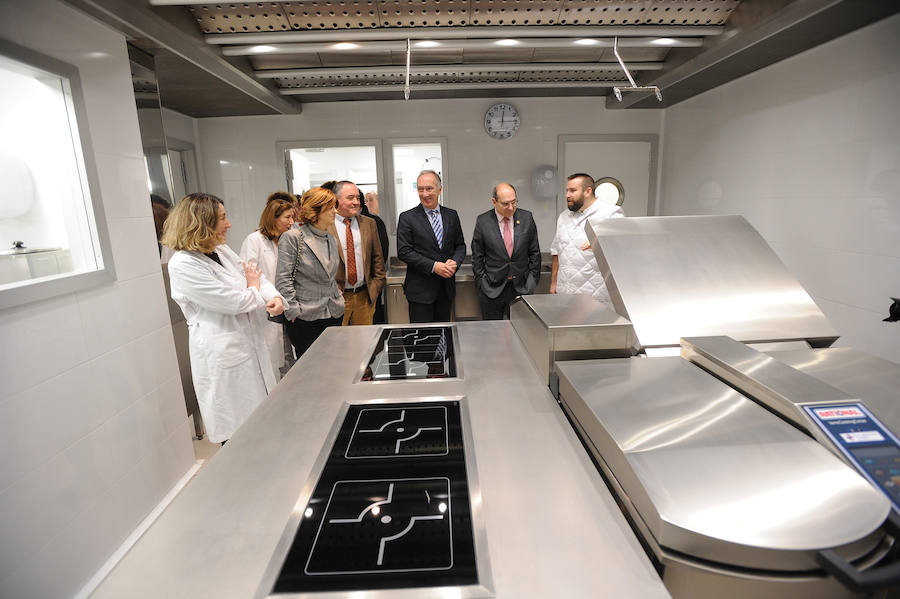 El Hospital de Eibar pondrá en marcha este miércoles una de sus nuevas unidades de hospitalización, que tiene capacidad para atender a unos 25 o 30 pacientes al mes. 