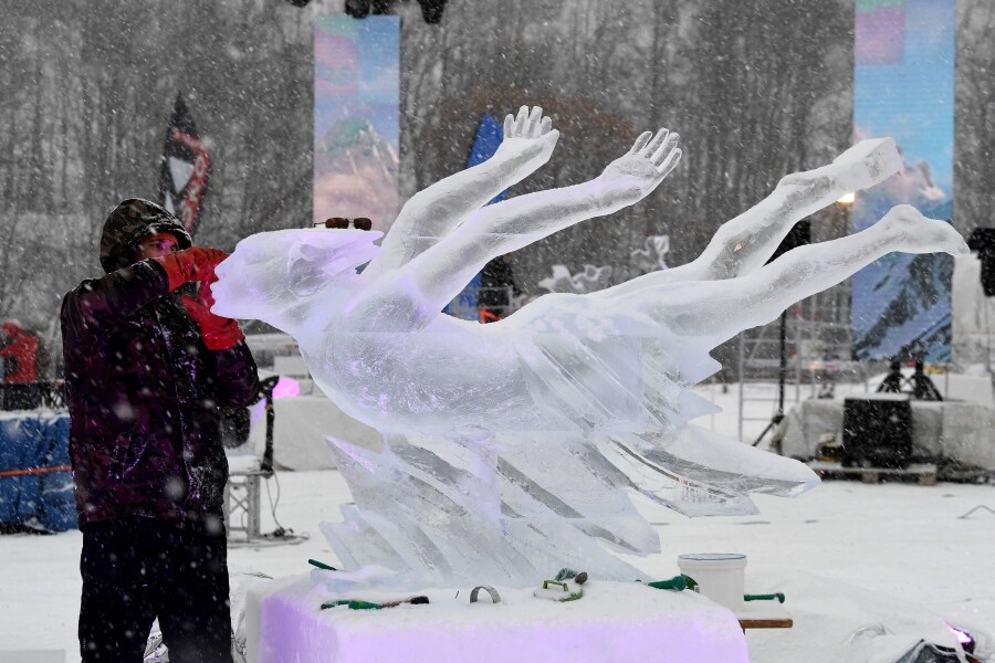 Los mejores escultores internacionales se dan cita en la XXVIII edición del Concurso Internacional de esculturas de hielo Valloire-Galibier en Valloire, Francia. Estas obras de arte efímeros recorren la ciudad, al alcance de todos. 