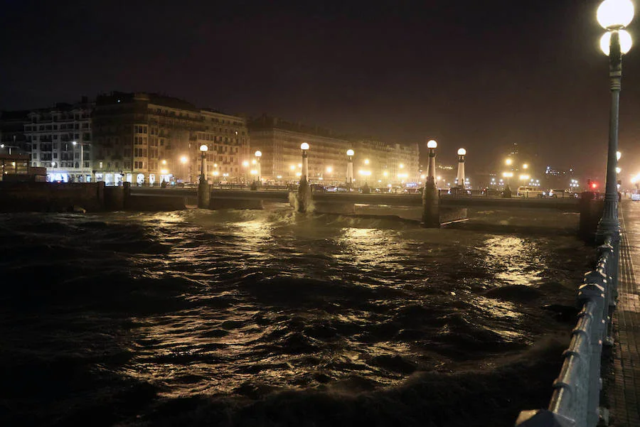 Las intensas lluvias y el viento provocan numerosas incidencias en Gipuzkoa