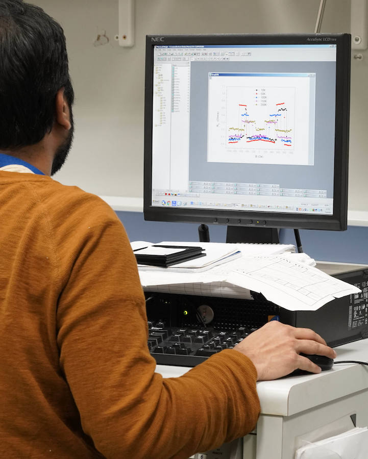 El centro de investigación Nanogune de San Sebastián cumple diez años consolidado como un referente en nanociencia. Por sus laboratorios de Donostia han pasado 600 investigadores de todo el mundo en una década.