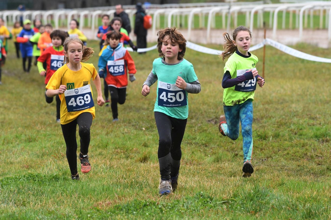 Infernal mañana en el hipódromo donostiarra, con poco público