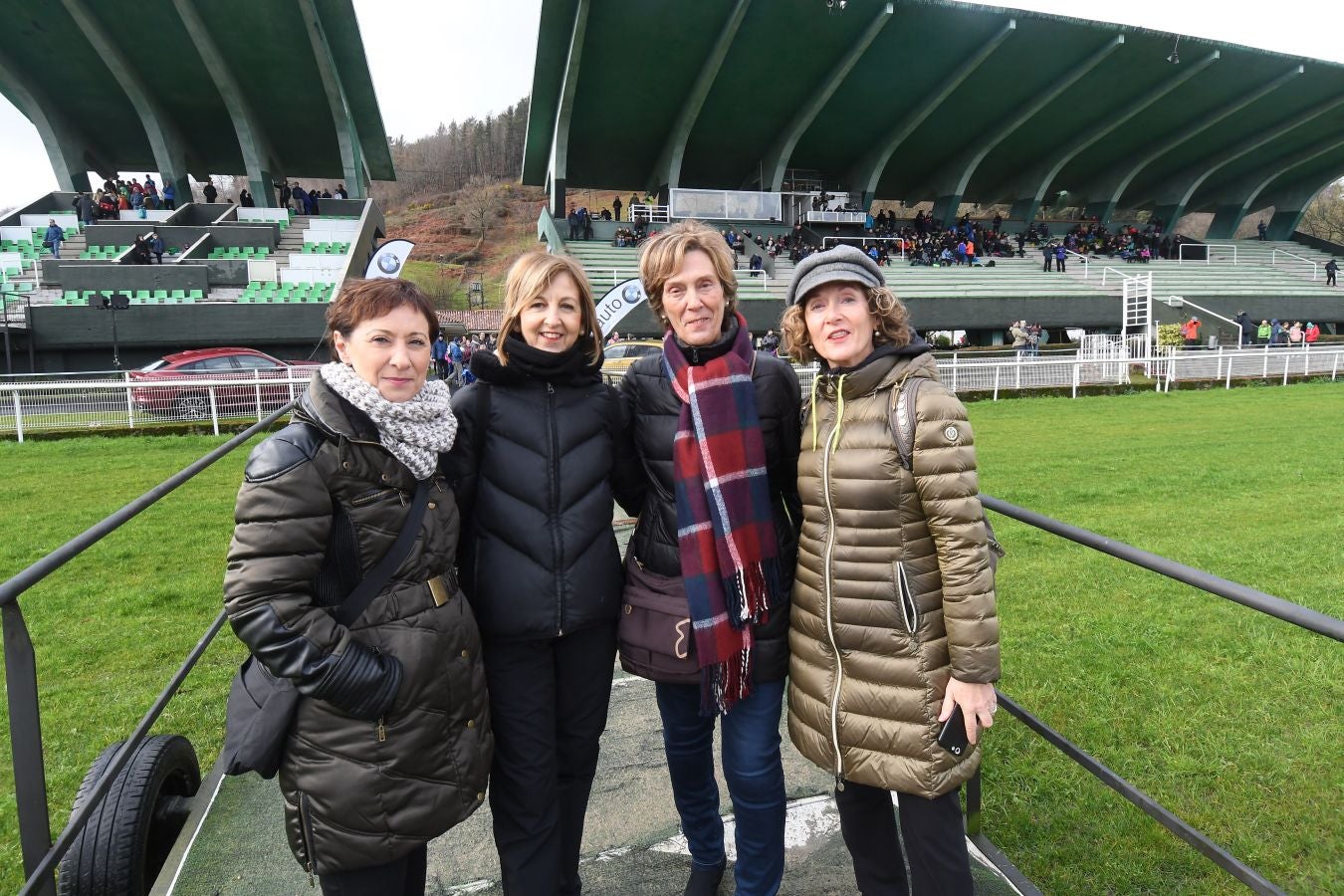 Fotos: El público del cross de San Sebastián desafía al viento y la lluvia