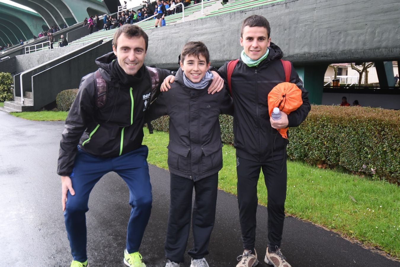 Fotos: El público del cross de San Sebastián desafía al viento y la lluvia