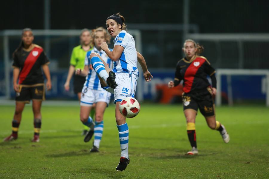La Real femenina ha goleado este miércoles al Rayo Vallecano en Zubieta. El resultado final ha sido 4-0.