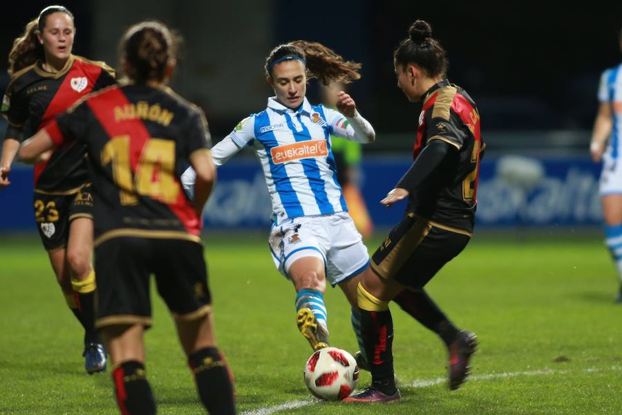 La Real femenina ha goleado este miércoles al Rayo Vallecano en Zubieta. El resultado final ha sido 4-0.