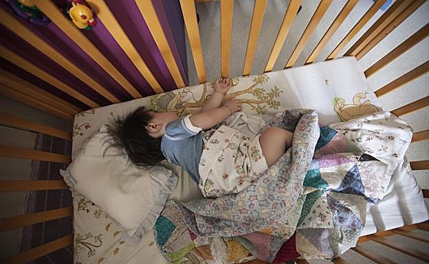 ¿Por qué cada vez hay menos adopciones internacionales?