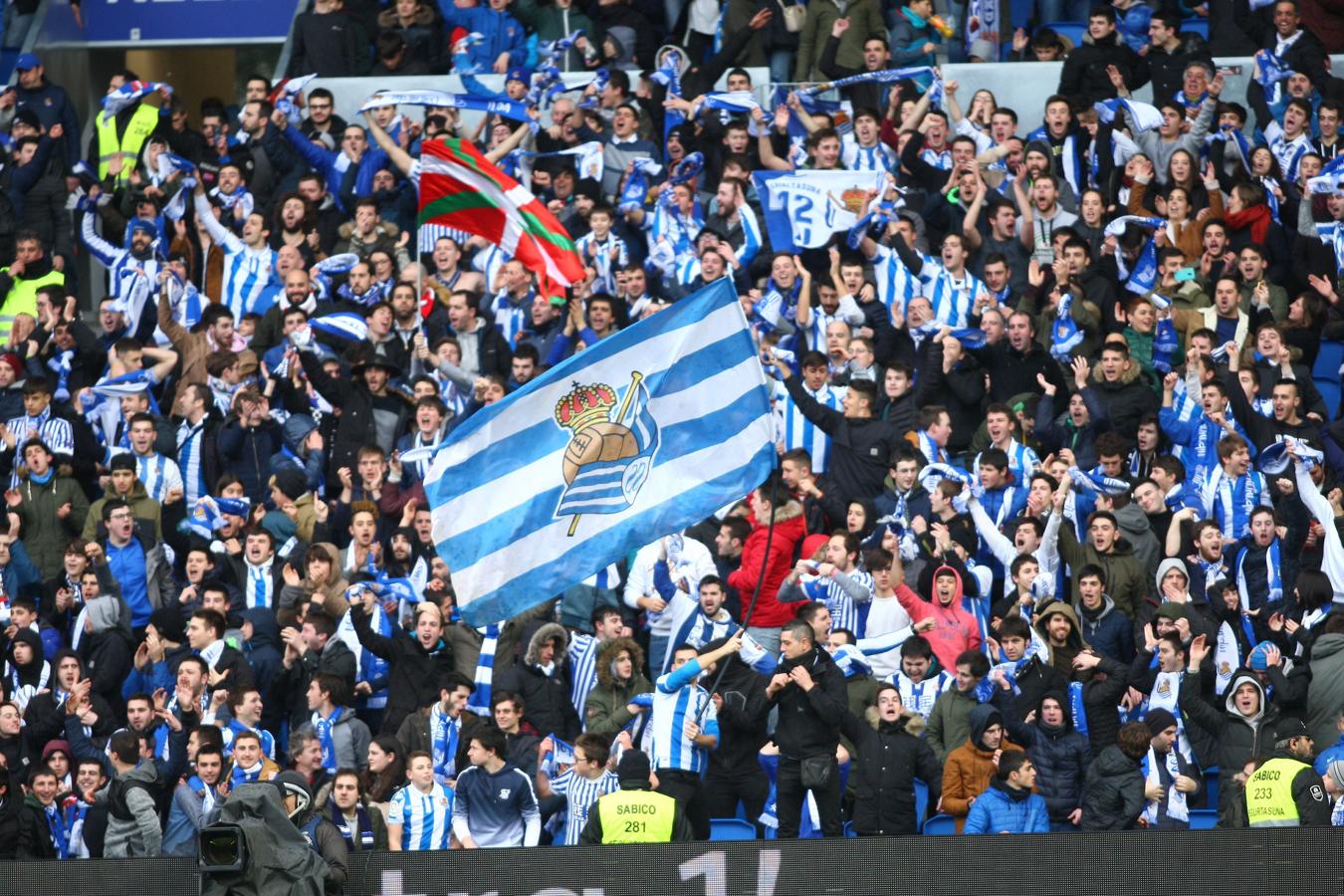 Las mejores imágenes del derbi entre la Real Sociedad y el Athletic en Anoeta. 