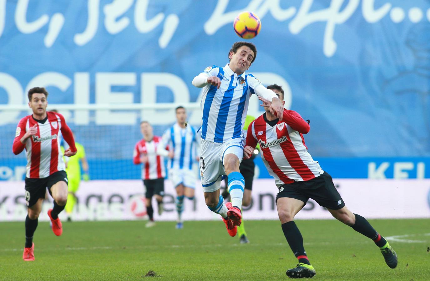 Las mejores imágenes del derbi entre la Real Sociedad y el Athletic en Anoeta. 