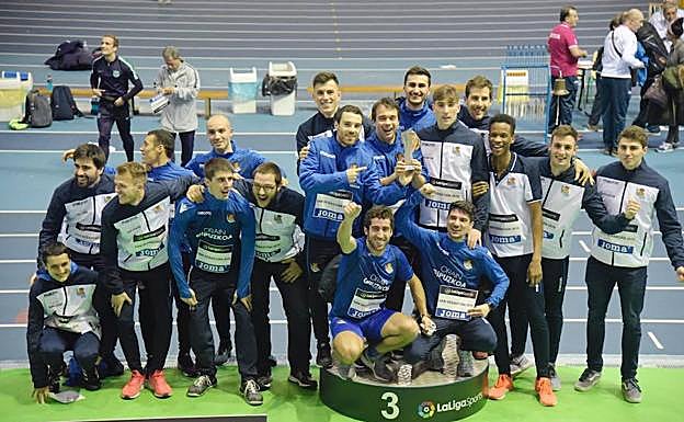 La Real Sociedad celebra el tercer puesto en la Copa del Rey. 