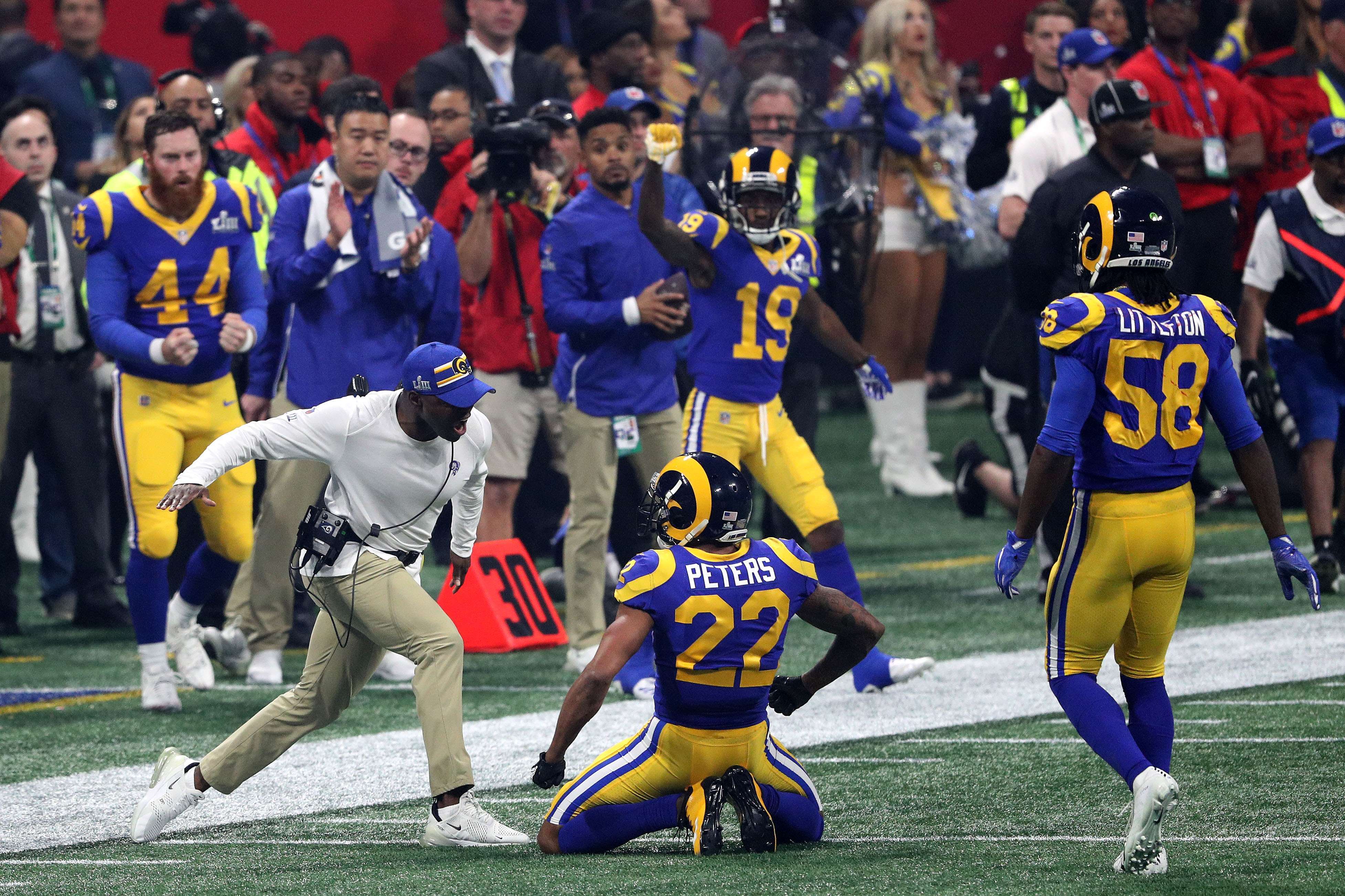 Tom Brady y los New England Patriots ganaron su sexto trofeo frente a los Rams en un evento deportivo seguido por millones de espectadores.