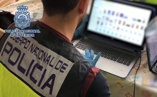 Detenidos ocho individuos, uno de ellos en Gipuzkoa, por intentar intercambiar pornografía infantil a través de la red