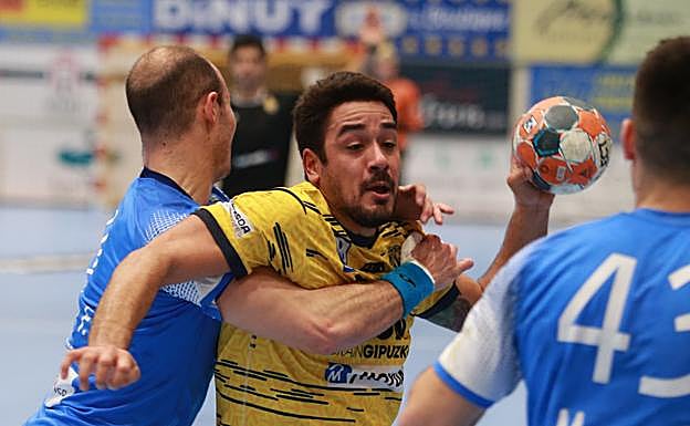 El Bidasoa gana y recupera la segunda plaza