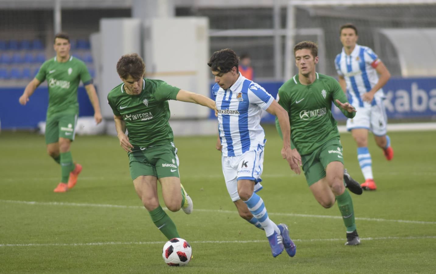 El filial de la Real Sociedad se enfrenta al equipo asturiano. 