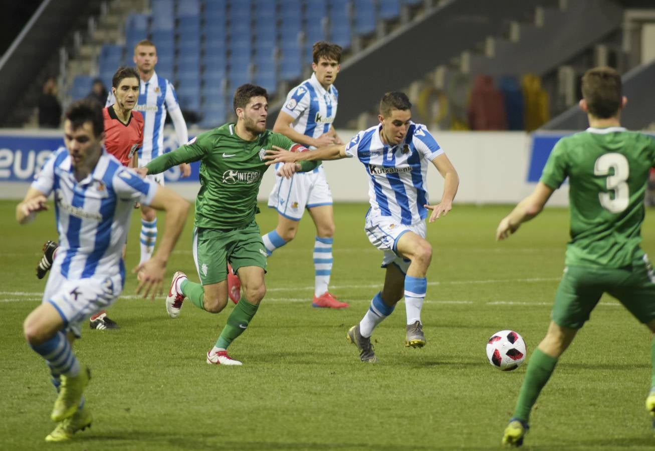El filial de la Real Sociedad se enfrenta al equipo asturiano. 